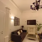 Downtown Luxury * Bari