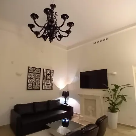 Downtown Luxury * Bari